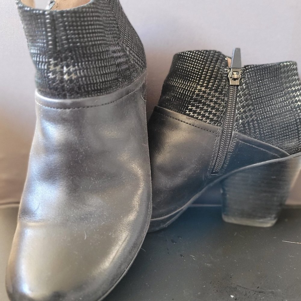 womens leather Dansko Boot - size 38